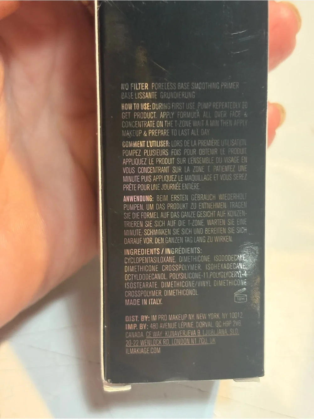 Il Makiage No Filter Poreless Base Smoothing Primer comes in a 25 ml bottle